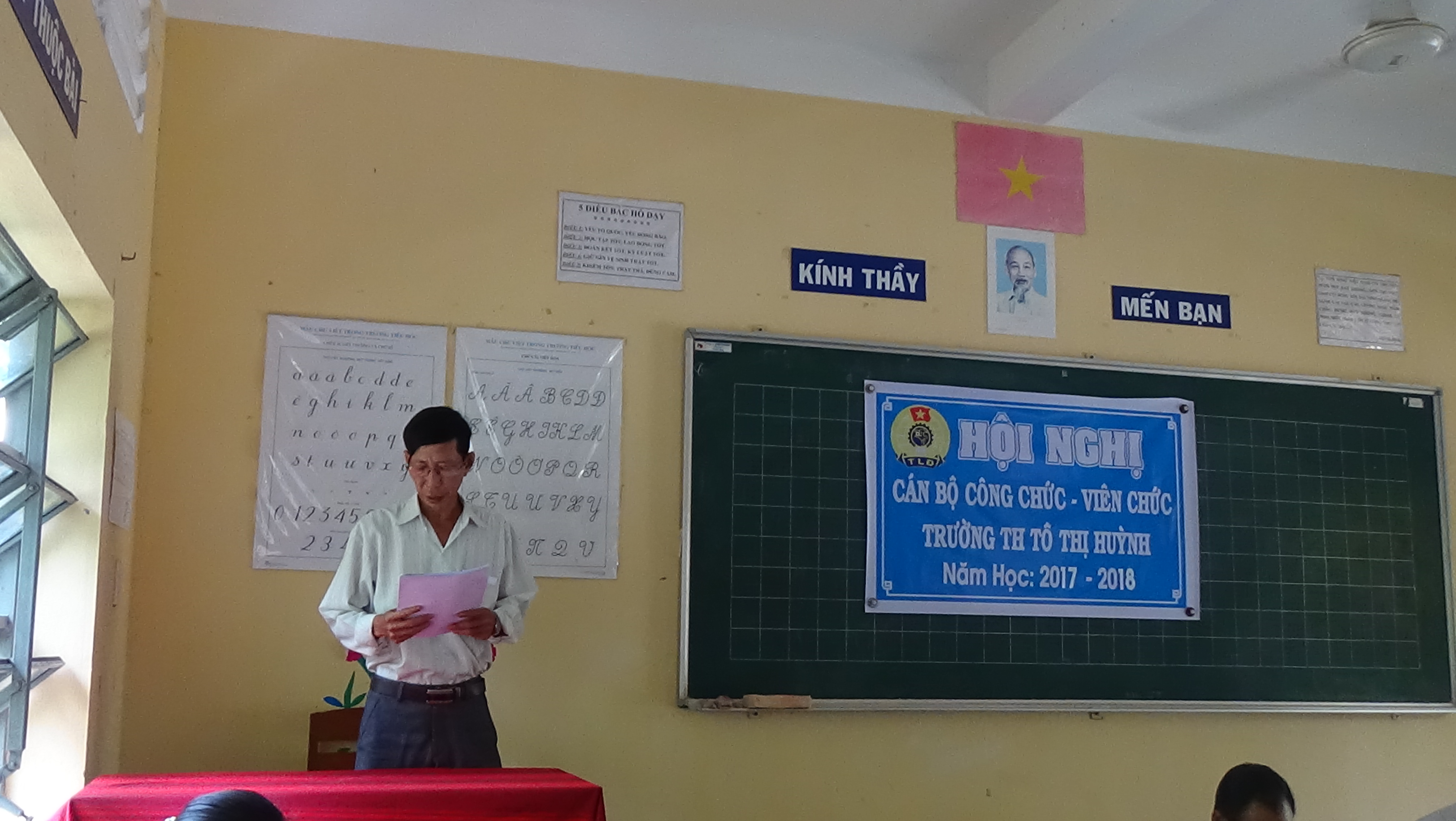 Hội nghị cán bộ công chức- viên chức Trường TH Tô Thị Huỳnh năm học 2017 - 2018
